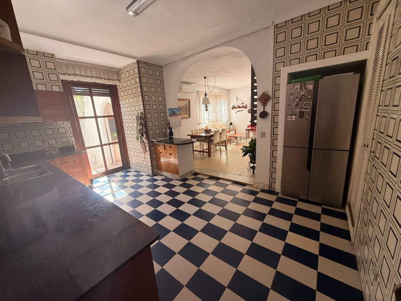 6 soverom Villa til salgs i Castello de la Plana med svømmebasseng garasje - € 1 300 000 (Ref: 10052251)