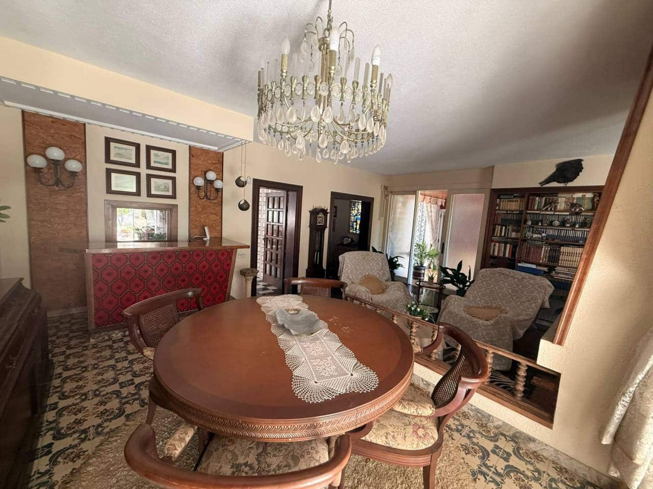 6 soverom Villa til salgs i Castello de la Plana med svømmebasseng garasje - € 1 300 000 (Ref: 10052251)
