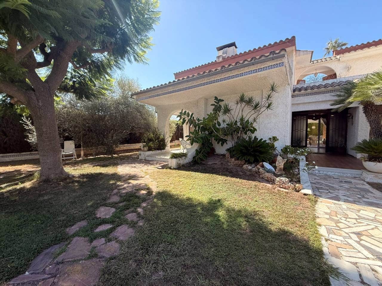 6 soverom Villa til salgs i Castello de la Plana med svømmebasseng garasje - € 1 300 000 (Ref: 10052251)