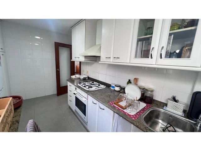 4 sypialnia Mieszkanie na sprzedaż w Castelló de la Plana z garażem - 190 000 € (Ref: 10052253)