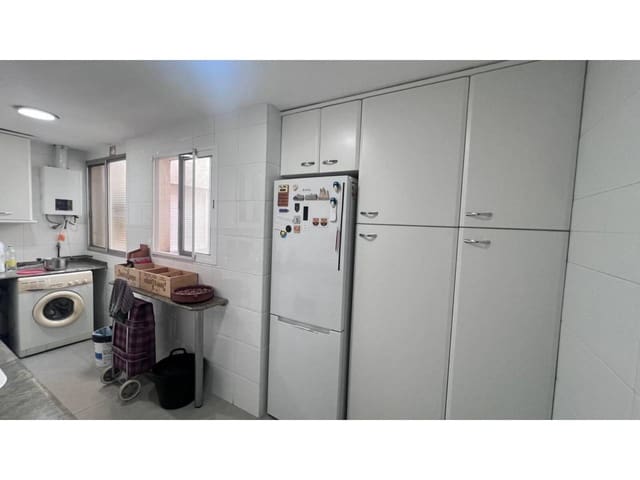 4 sypialnia Mieszkanie na sprzedaż w Castelló de la Plana z garażem - 190 000 € (Ref: 10052253)