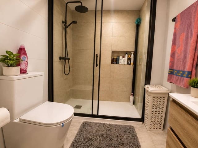 4 bedroom Flat for sale in Castelló de la Plana - € 160,000 (Ref: 10052260)