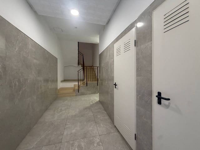 4 bedroom Flat for sale in Castelló de la Plana - € 160,000 (Ref: 10052260)