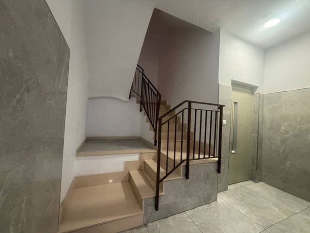 4 bedroom Flat for sale in Castelló de la Plana - € 160,000 (Ref: 10052260)