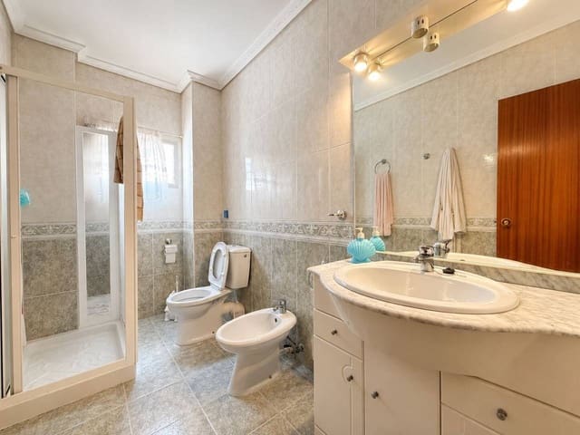 4 soveværelse Lejlighed til salg i Vila-real - € 149.900 (Ref: 10052261)
