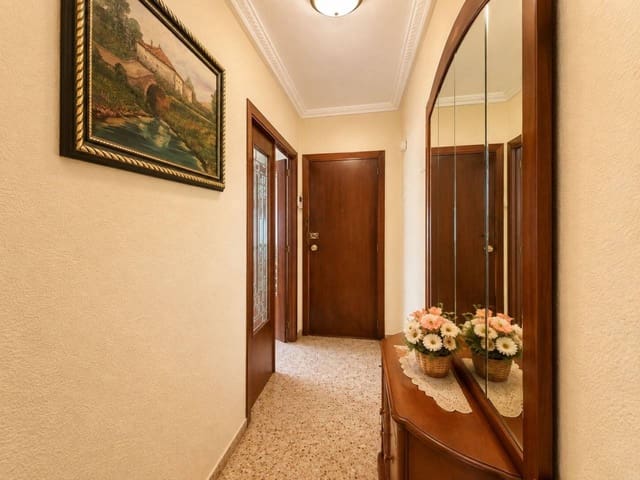 4 soveværelse Lejlighed til salg i Vila-real - € 149.900 (Ref: 10052261)