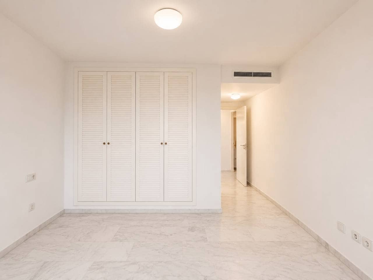 2 slaapkamer Flat te koop in Oropesa  met zwembad garage - € 298.000 (Ref: 10052266)