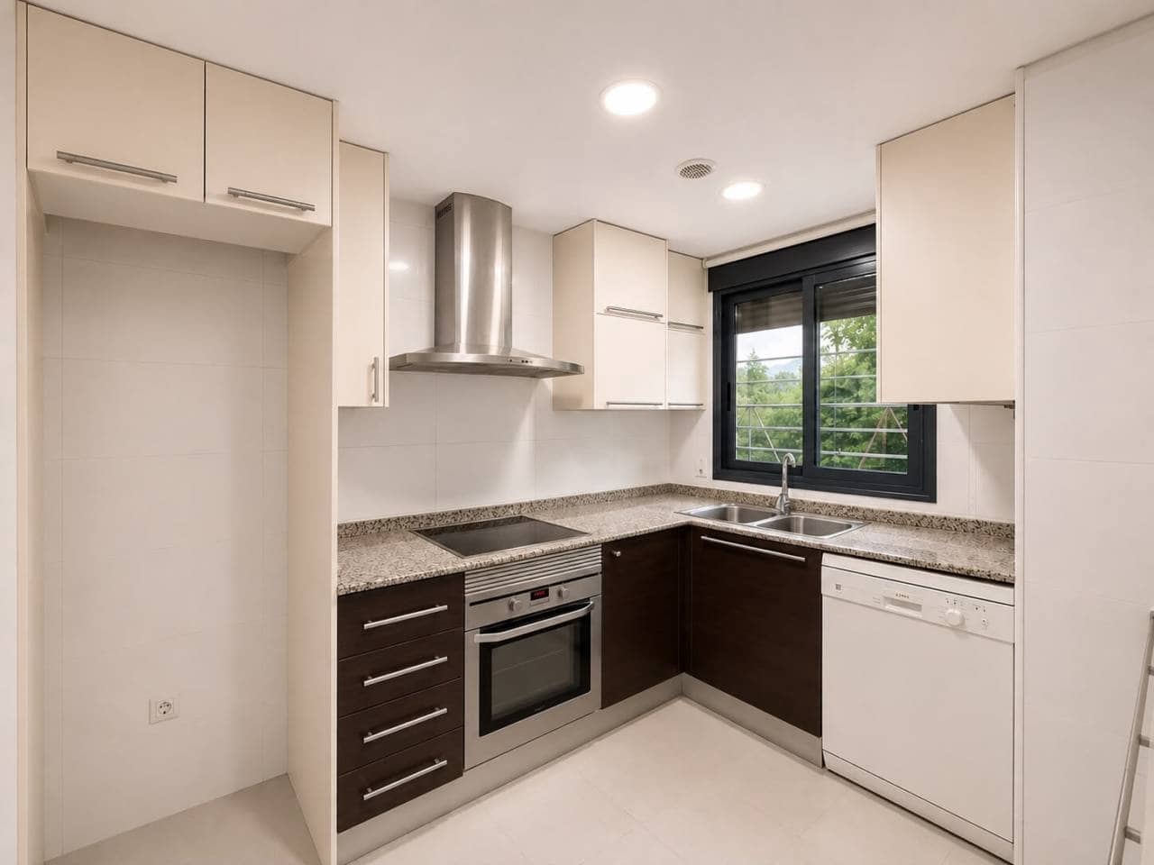 2 slaapkamer Flat te koop in Oropesa  met zwembad garage - € 298.000 (Ref: 10052266)