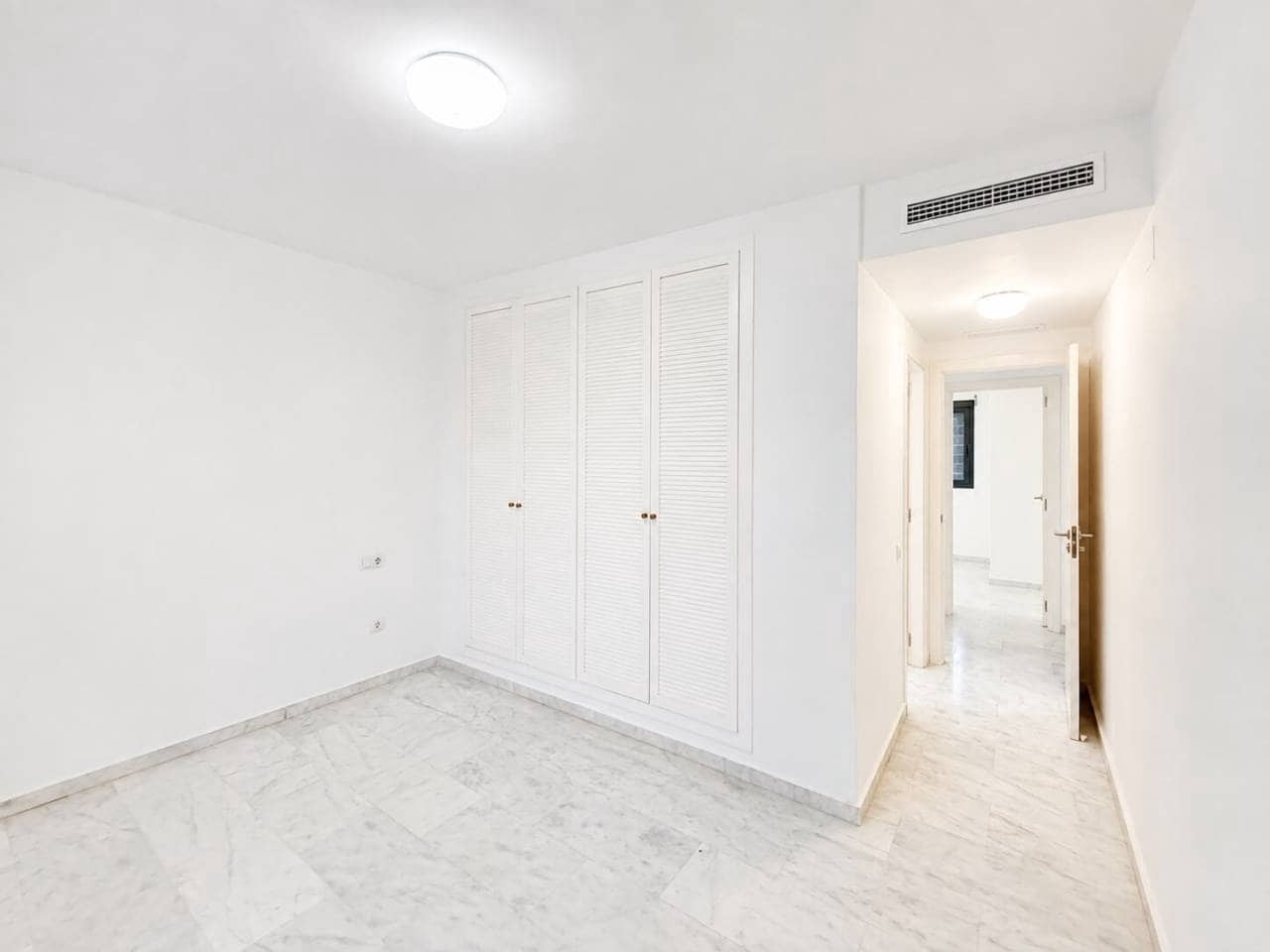 2 slaapkamer Flat te koop in Oropesa  met zwembad garage - € 298.000 (Ref: 10052266)