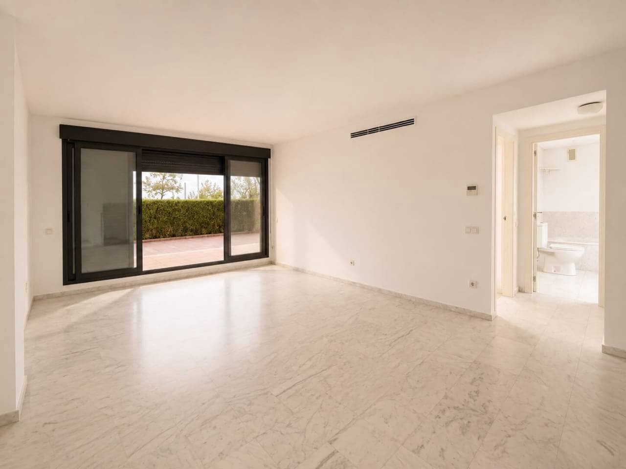 2 slaapkamer Flat te koop in Oropesa  met zwembad garage - € 298.000 (Ref: 10052266)
