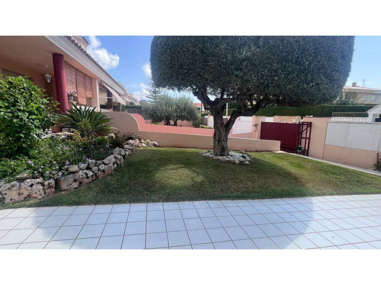 5 chambre Villa/Maison Semi-Mitoyenne à vendre à Benicassim avec piscine garage - 569 000 € (Ref: 10052277)
