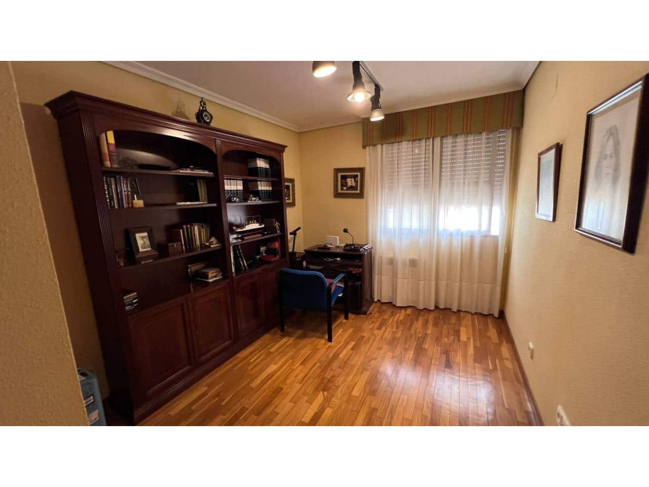 5 chambre Villa/Maison Semi-Mitoyenne à vendre à Benicassim avec piscine garage - 569 000 € (Ref: 10052277)