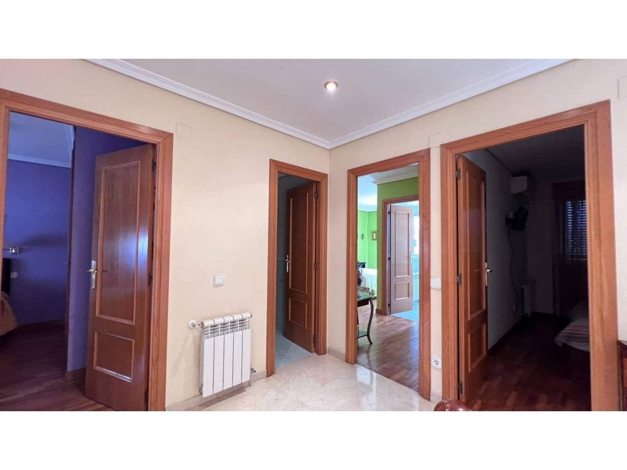 5 chambre Villa/Maison Semi-Mitoyenne à vendre à Benicassim avec piscine garage - 569 000 € (Ref: 10052277)