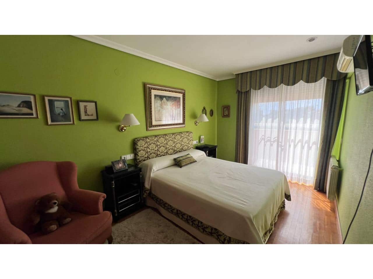 5 chambre Villa/Maison Semi-Mitoyenne à vendre à Benicassim avec piscine garage - 569 000 € (Ref: 10052277)