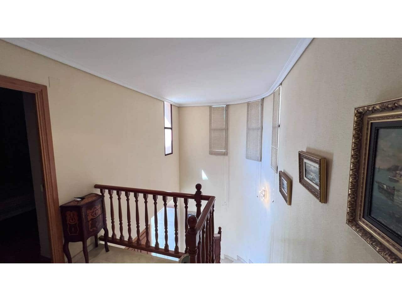 5 chambre Villa/Maison Semi-Mitoyenne à vendre à Benicassim avec piscine garage - 569 000 € (Ref: 10052277)