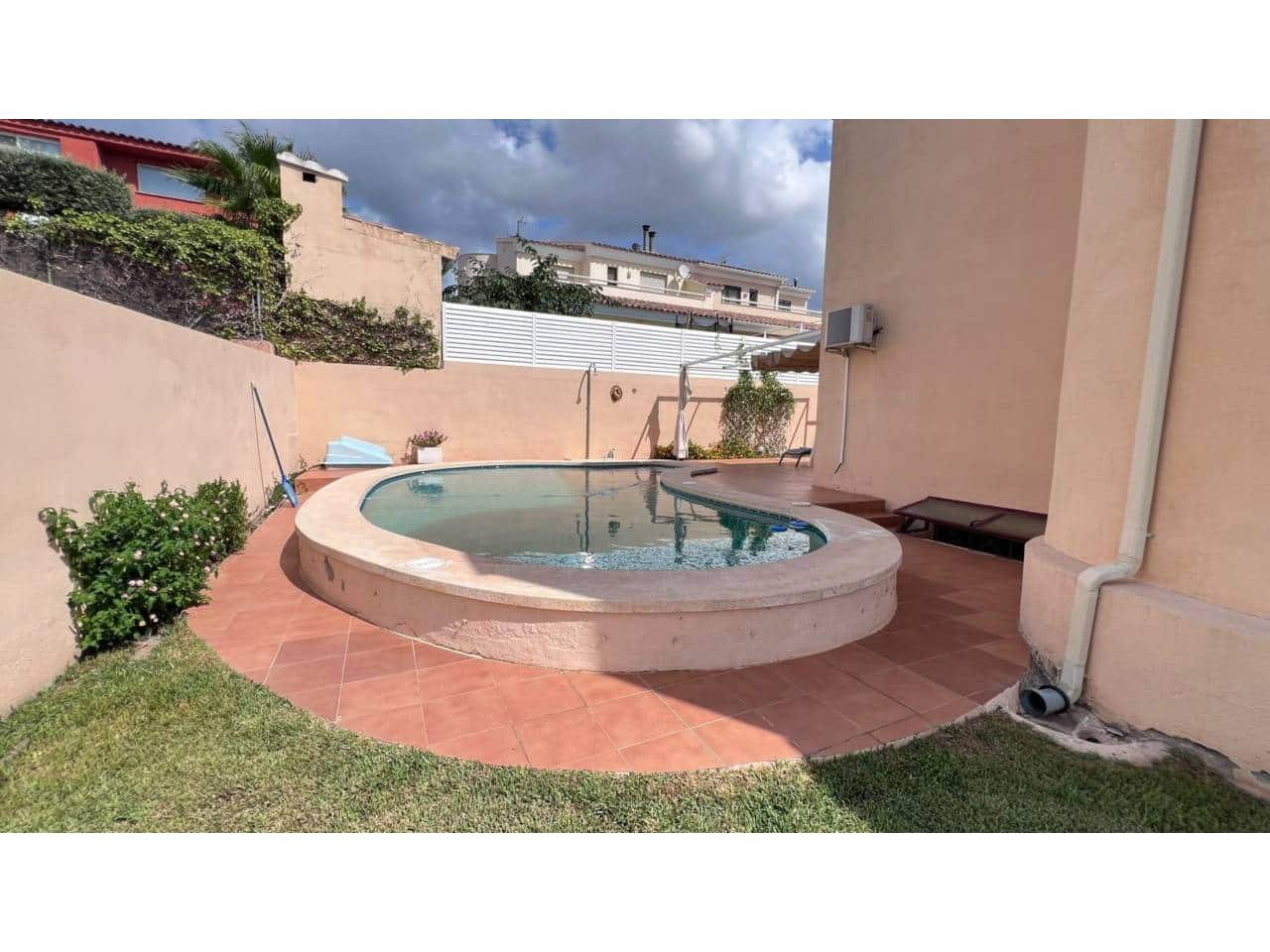 5 chambre Villa/Maison Semi-Mitoyenne à vendre à Benicassim avec piscine garage - 569 000 € (Ref: 10052277)