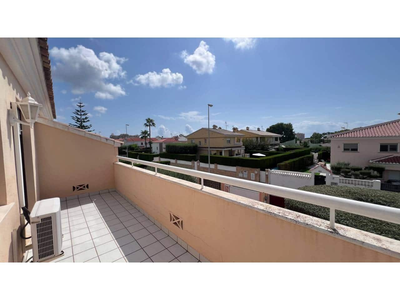 5 chambre Villa/Maison Semi-Mitoyenne à vendre à Benicassim avec piscine garage - 569 000 € (Ref: 10052277)