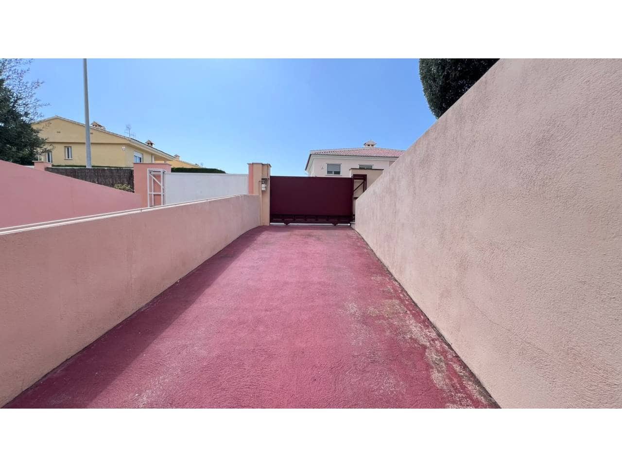 5 chambre Villa/Maison Semi-Mitoyenne à vendre à Benicassim avec piscine garage - 569 000 € (Ref: 10052277)