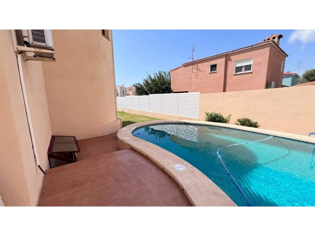 5 chambre Villa/Maison Semi-Mitoyenne à vendre à Benicassim avec piscine garage - 569 000 € (Ref: 10052277)