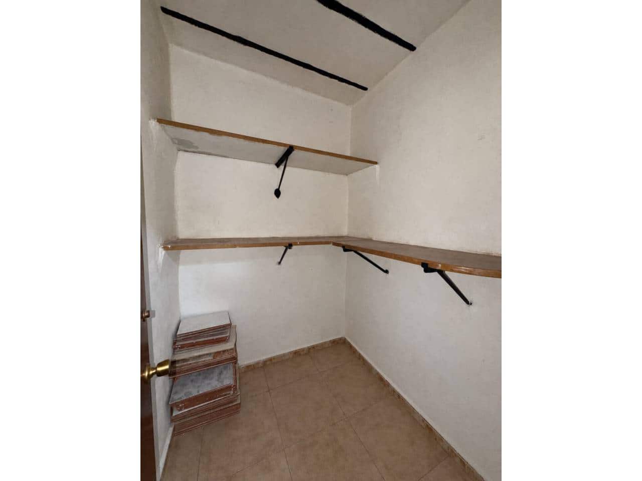 4 slaapkamer Flat te koop in Onda - € 125.000 (Ref: 10054561)