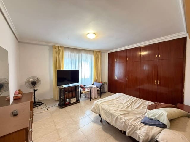 4 slaapkamer Huis te koop in Vila-real - € 140.000 (Ref: 10085334)