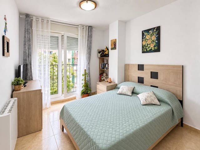 3 slaapkamer Flat te koop in Castelló de la Plana met garage - € 186.000 (Ref: 10088780)