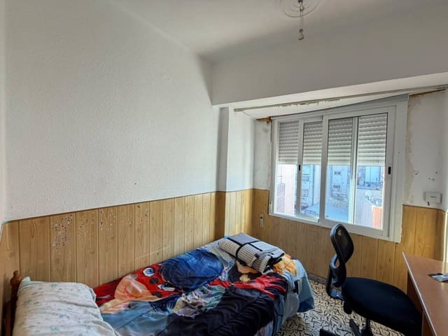 4 slaapkamer Flat te koop in Burriana / Borriana - € 78.000 (Ref: 10099599)