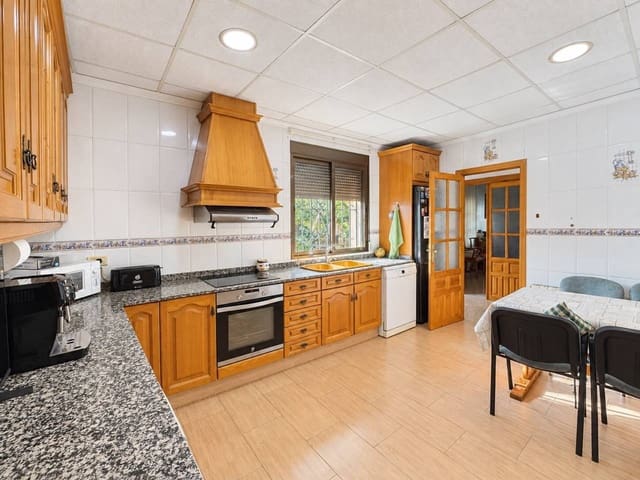 4 sovrum Villa till salu i Vila-real med pool garage - 460 000 € (Ref: 10099601)