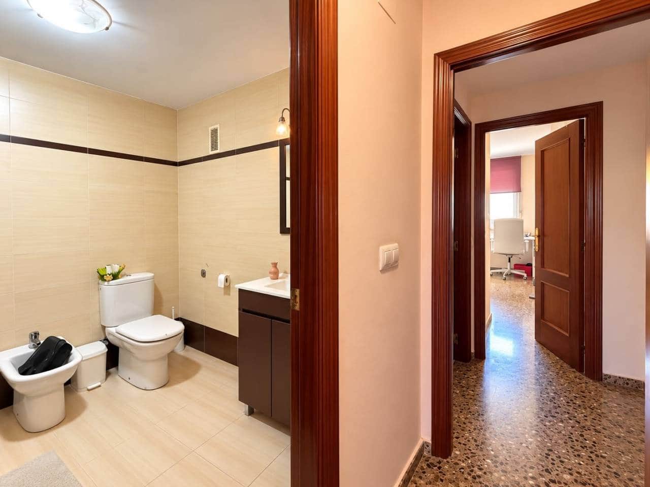 7 quarto Apartamento para venda em Castello de la Plana com garagem - 200 000 € (Ref: 10118686)
