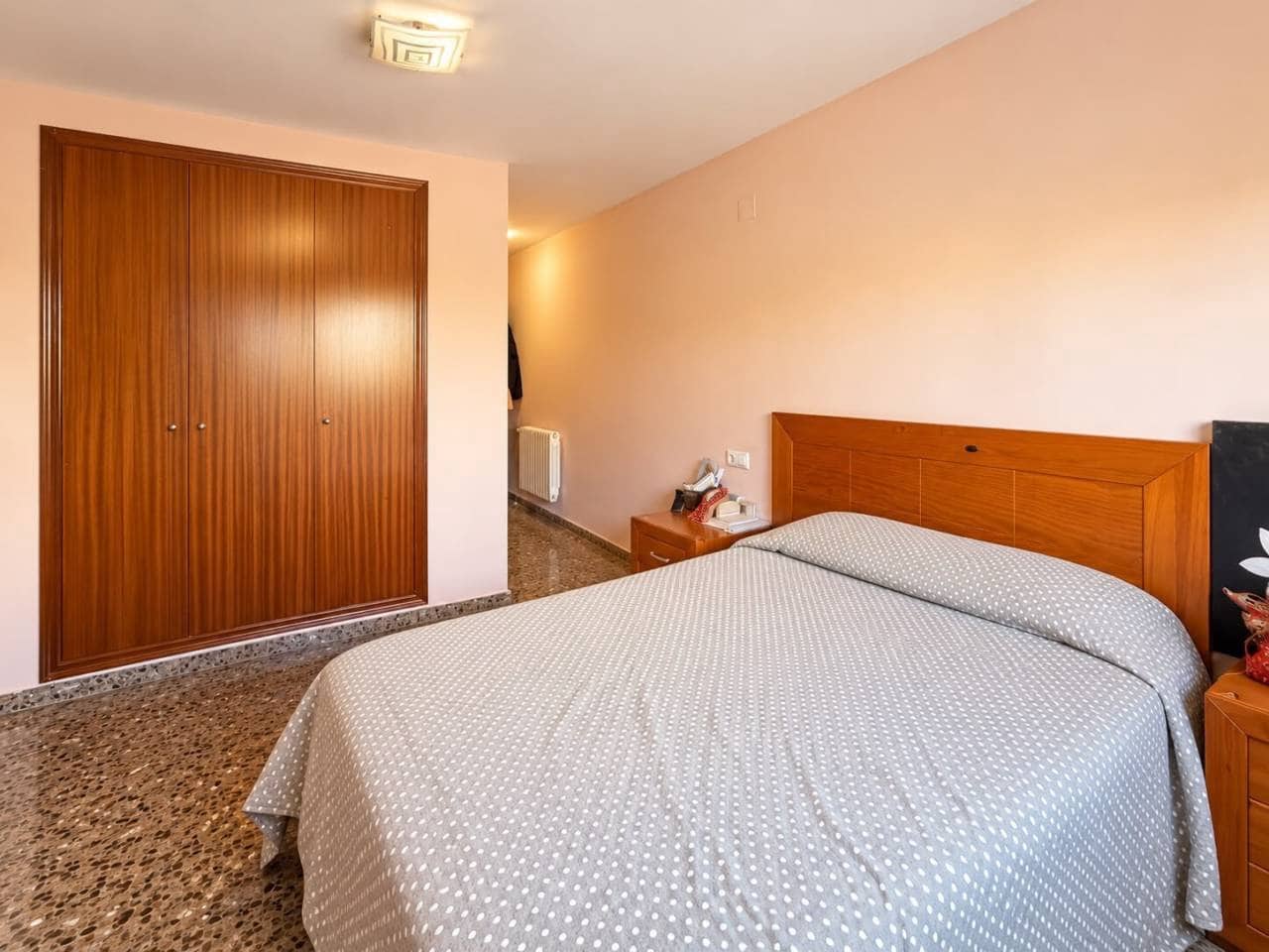 7 quarto Apartamento para venda em Castello de la Plana com garagem - 200 000 € (Ref: 10118686)
