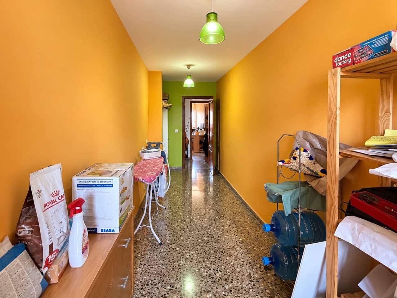 7 quarto Apartamento para venda em Castello de la Plana com garagem - 200 000 € (Ref: 10118686)