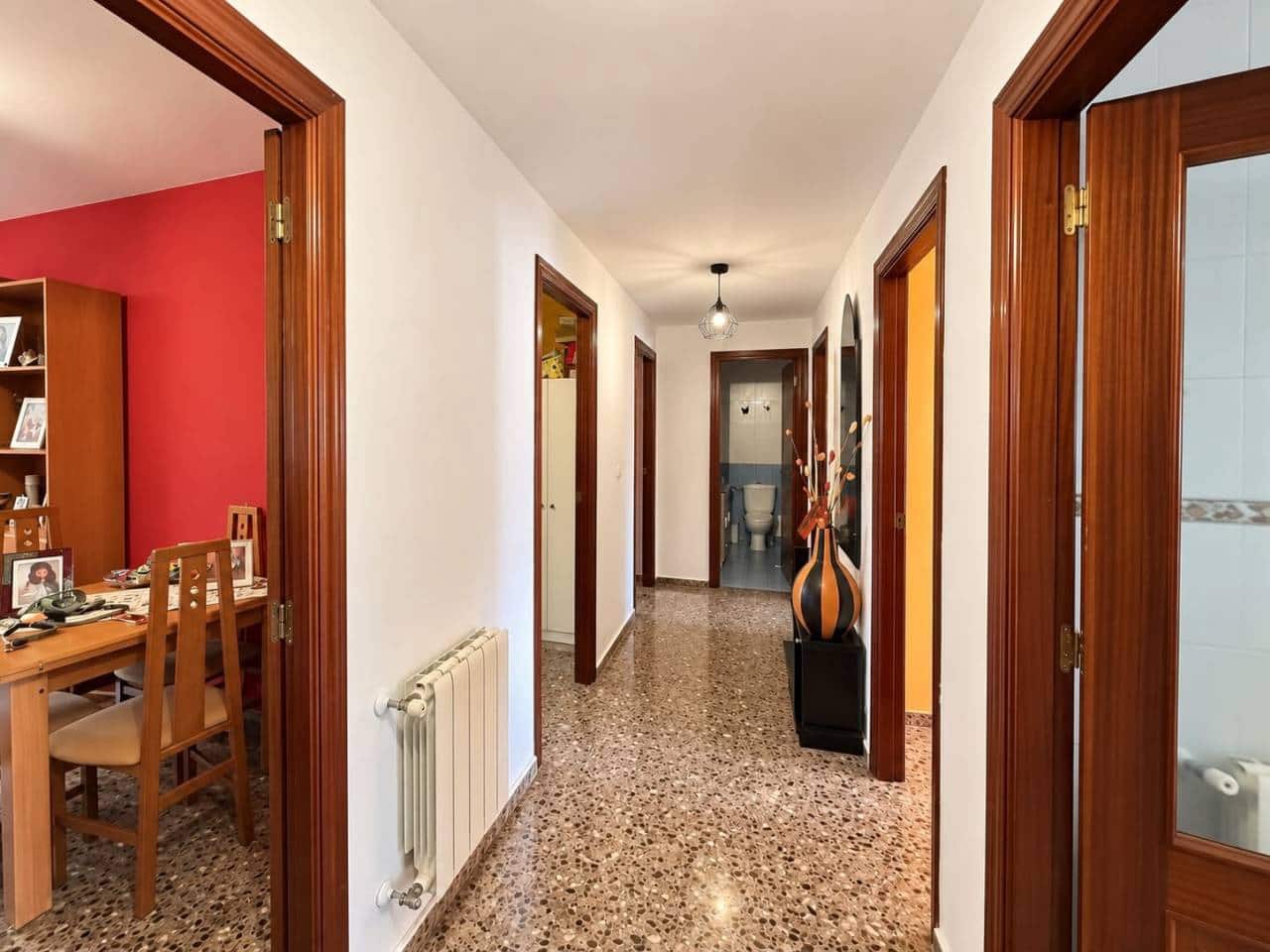 7 quarto Apartamento para venda em Castello de la Plana com garagem - 200 000 € (Ref: 10118686)