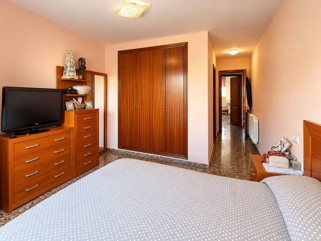 7 quarto Apartamento para venda em Castelló de la Plana com garagem - 200 000 € (Ref: 10118686)