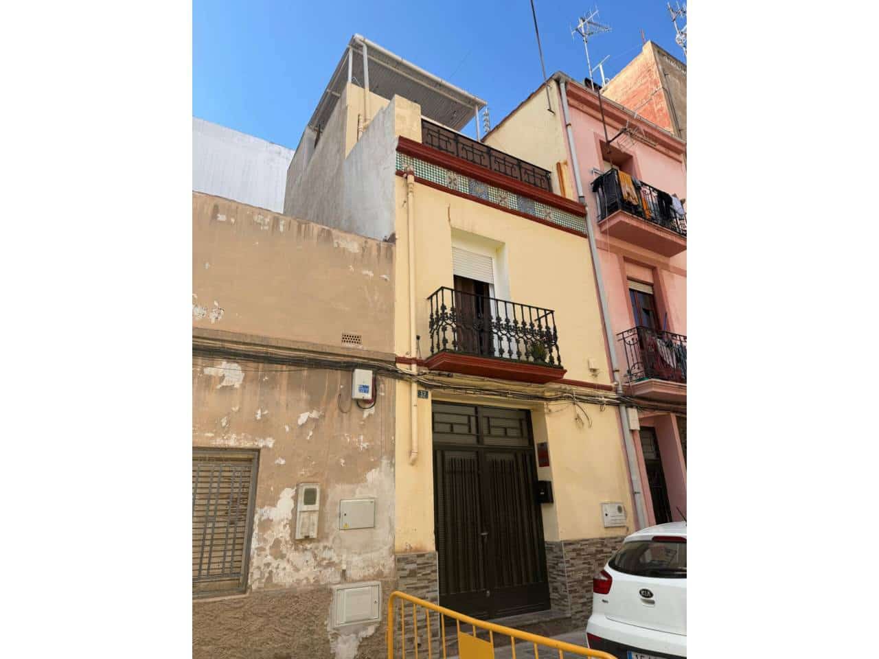 3 bedroom Townhouse for sale in Castello de la Plana - € 190,000 (Ref: 10131072)