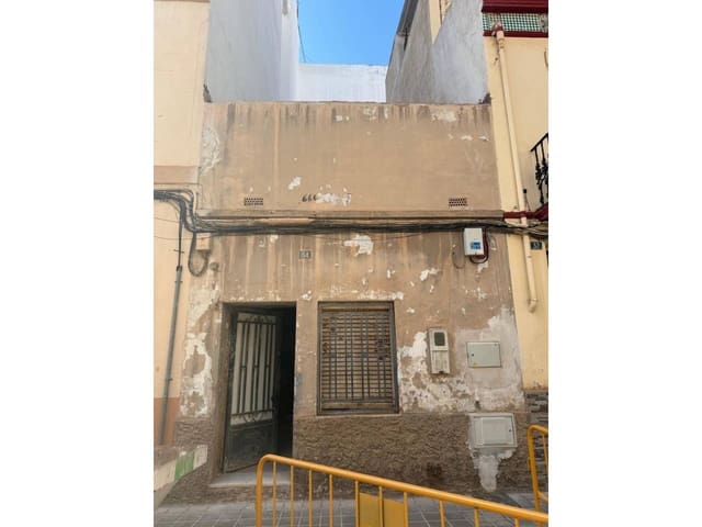 3 bedroom Townhouse for sale in Castelló de la Plana - € 190,000 (Ref: 10131072)