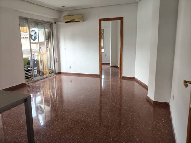 4 soveværelse Lejlighed til salg i Vila-real - € 140.000 (Ref: 10141545)