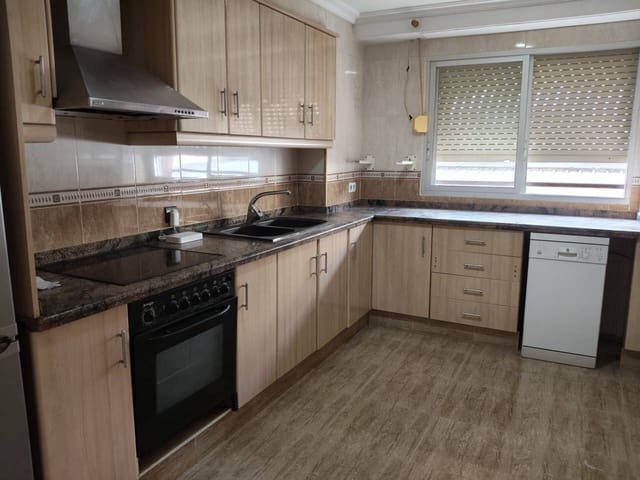 4 soveværelse Lejlighed til salg i Vila-real - € 140.000 (Ref: 10141545)