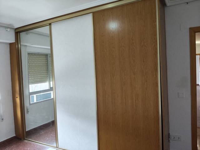 4 soveværelse Lejlighed til salg i Vila-real - € 140.000 (Ref: 10141545)