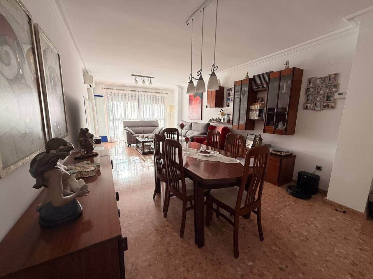 4 bedroom Flat for sale in Castello de la Plana with garage - € 375,000 (Ref: 10141546)