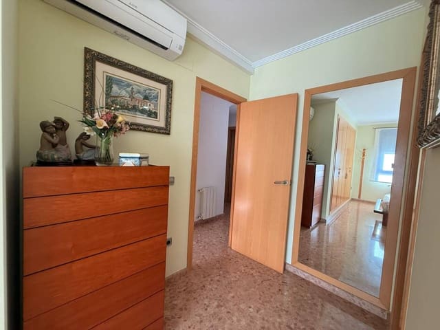 4 bedroom Flat for sale in Castelló de la Plana with garage - € 375,000 (Ref: 10141546)