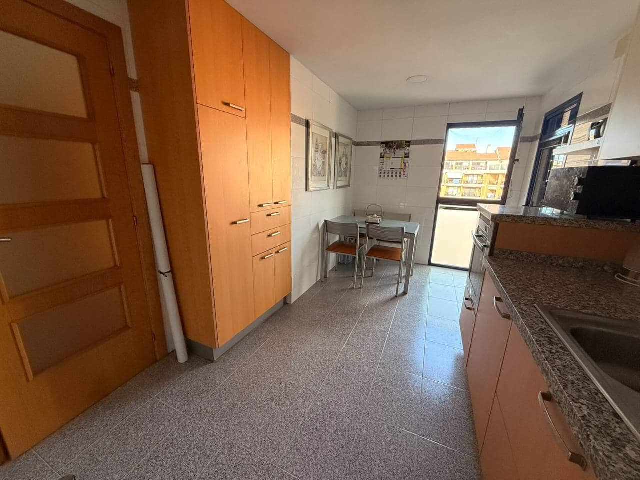 4 bedroom Flat for sale in Castello de la Plana with garage - € 375,000 (Ref: 10141546)