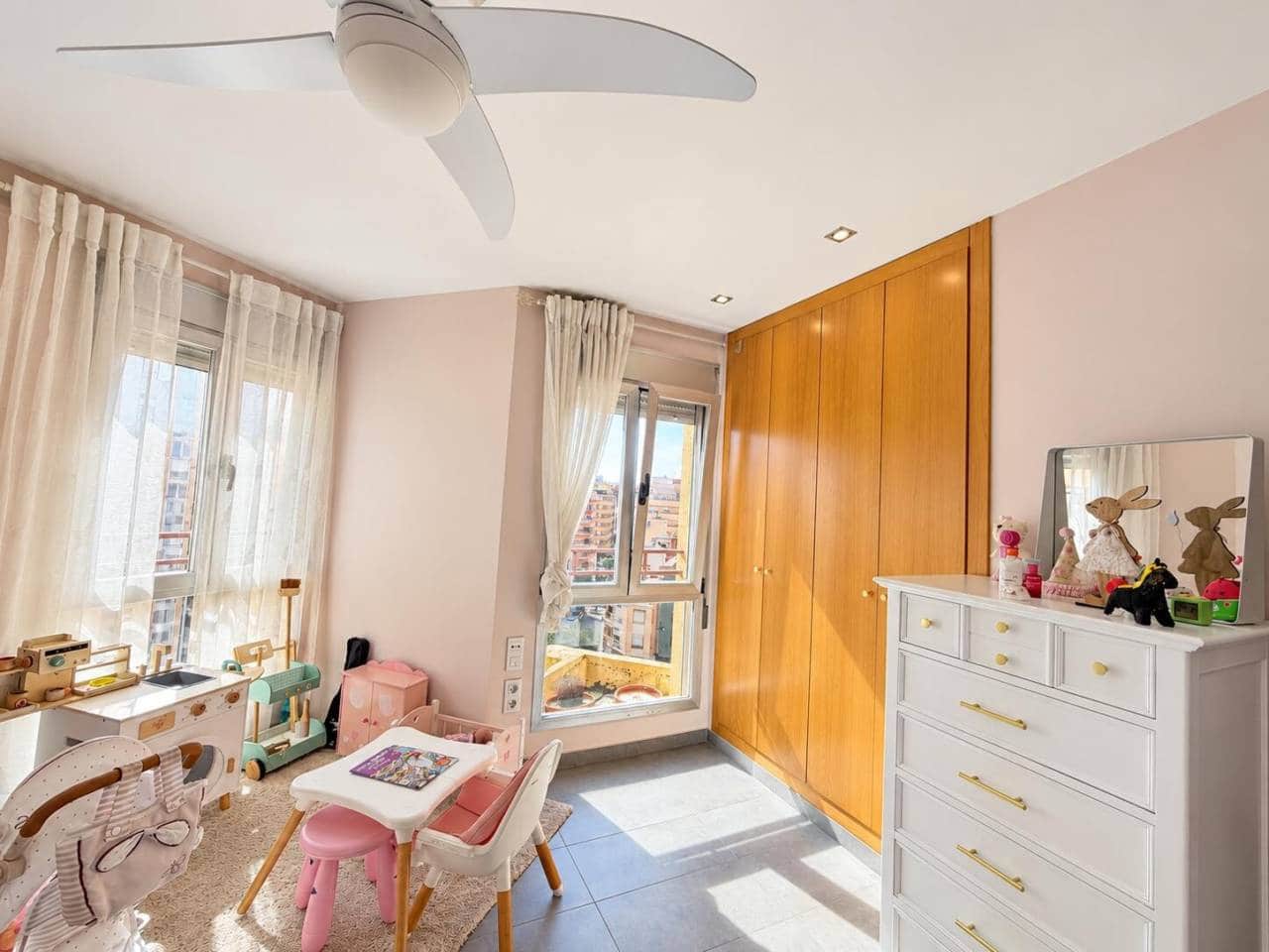 3 slaapkamer Flat te koop in Castello de la Plana met garage - € 320.000 (Ref: 10157131)
