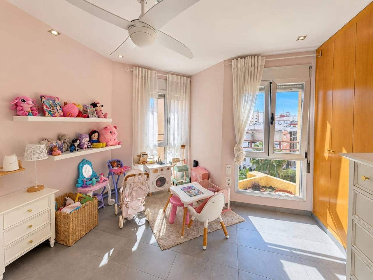3 slaapkamer Flat te koop in Castello de la Plana met garage - € 320.000 (Ref: 10157131)