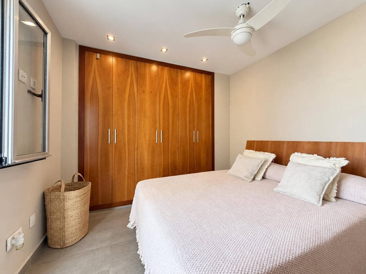 3 slaapkamer Flat te koop in Castello de la Plana met garage - € 320.000 (Ref: 10157131)