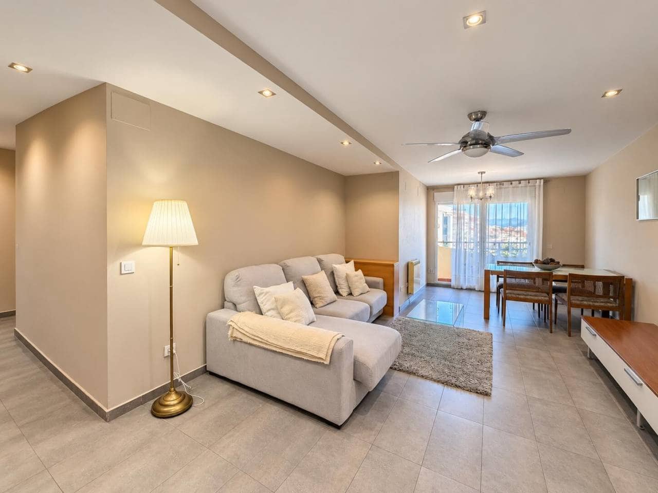 3 slaapkamer Flat te koop in Castello de la Plana met garage - € 320.000 (Ref: 10157131)