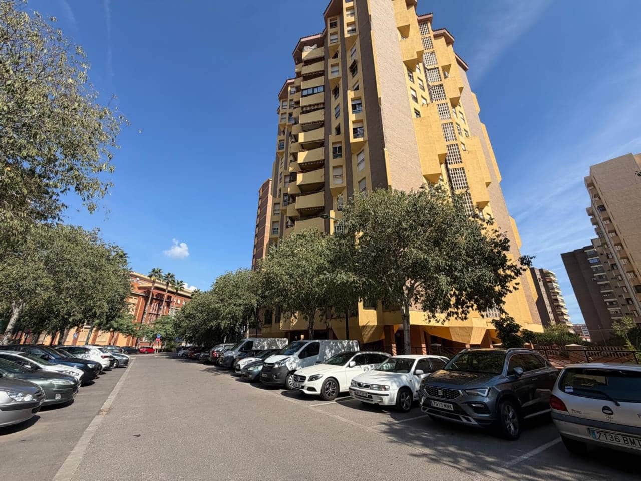 3 slaapkamer Flat te koop in Castello de la Plana met garage - € 320.000 (Ref: 10157131)