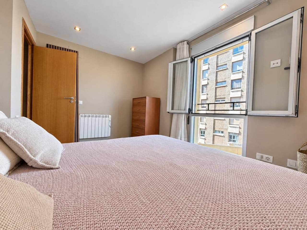 3 slaapkamer Flat te koop in Castello de la Plana met garage - € 320.000 (Ref: 10157131)
