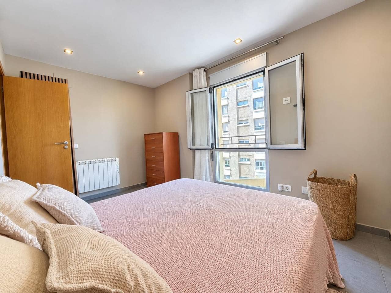 3 slaapkamer Flat te koop in Castello de la Plana met garage - € 320.000 (Ref: 10157131)
