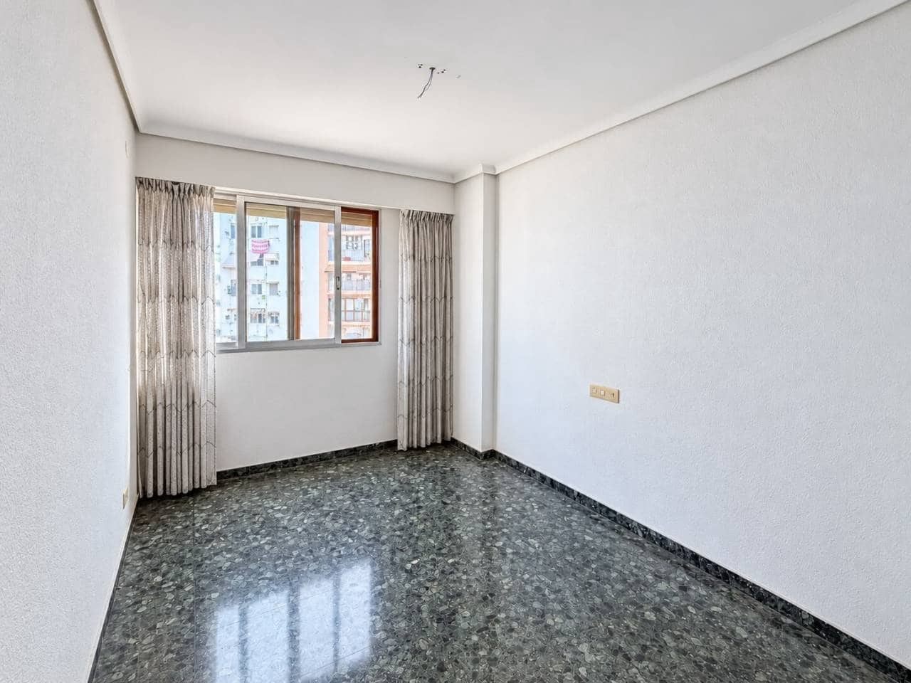 Piso de 4 habitaciones en Castelló de la Plana en venta con garaje - 195.000 € (Ref: 10157132)