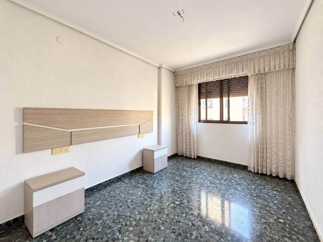 Piso de 4 habitaciones en Castelló de la Plana en venta con garaje - 195.000 € (Ref: 10157132)